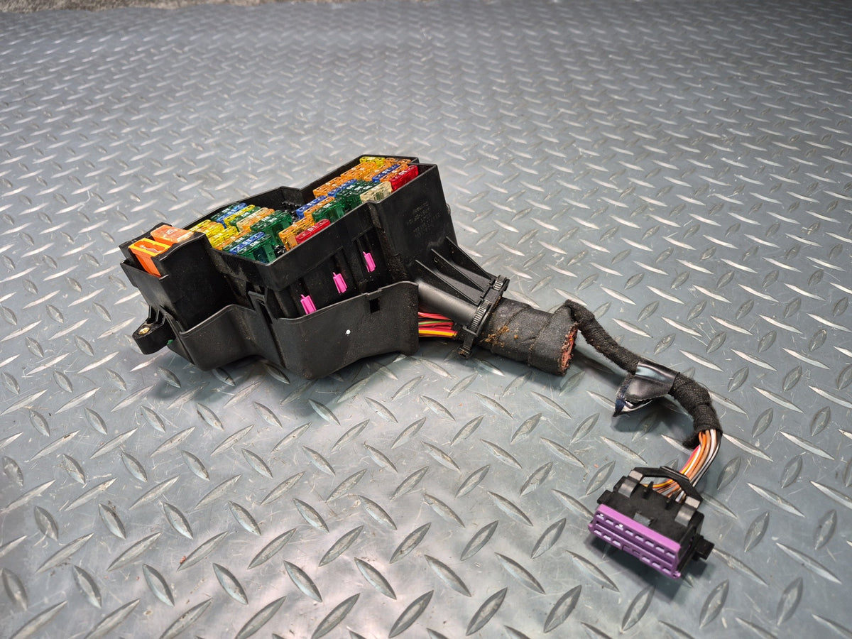 2008-2010 Porsche Cayenne 957 Front Left Fuse Relay Box Module