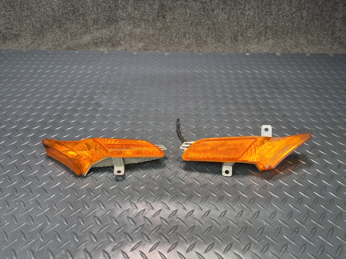2008-2010 Porsche Cayenne 957 Front Left & Right Bumper Side Marker Light Set