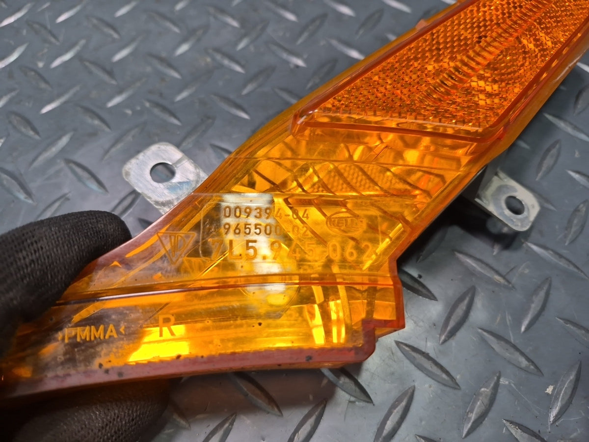 2008-2010 Porsche Cayenne 957 Front Left & Right Bumper Side Marker Light Set