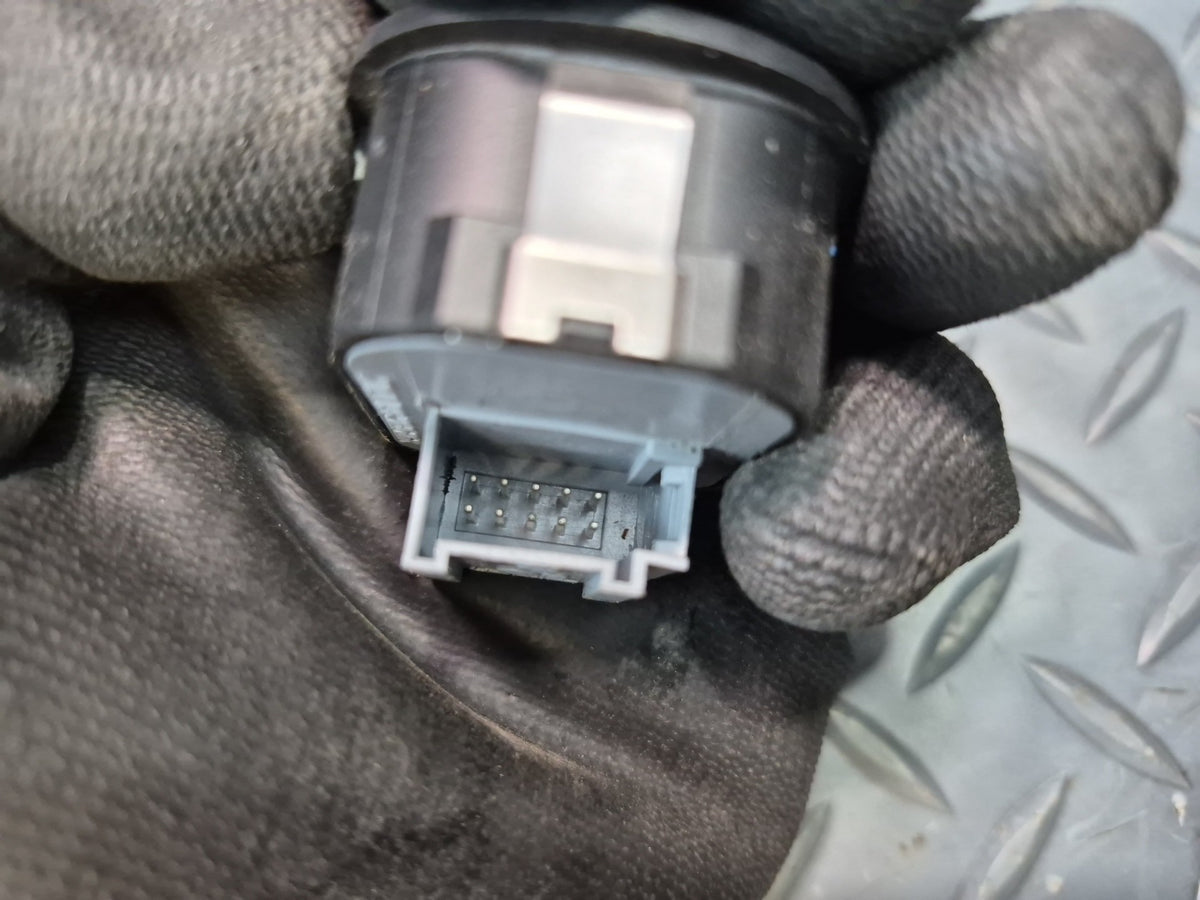 2003-2010 Porsche Cayenne 957 Side View Heated Mirror Control Switch