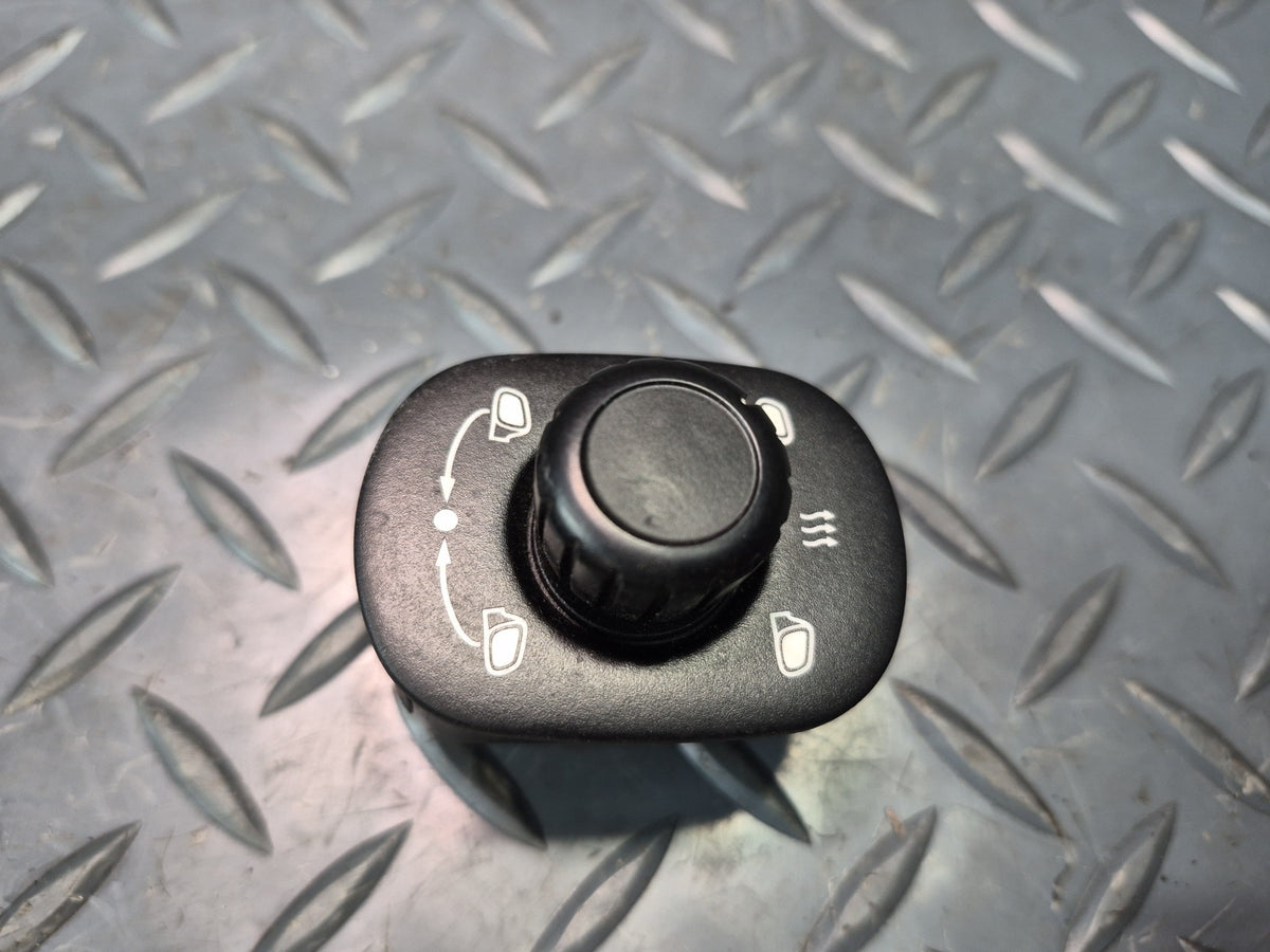 2003-2010 Porsche Cayenne 957 Side View Heated Mirror Control Switch