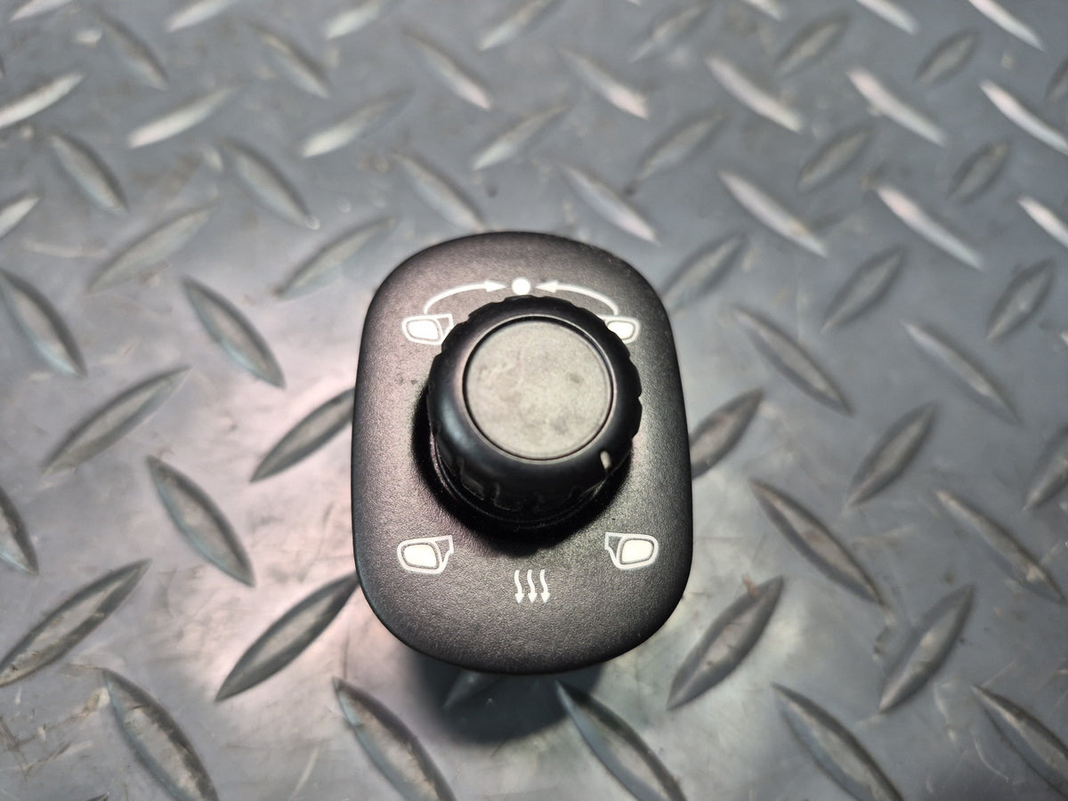 2003-2010 Porsche Cayenne 957 Side View Heated Mirror Control Switch