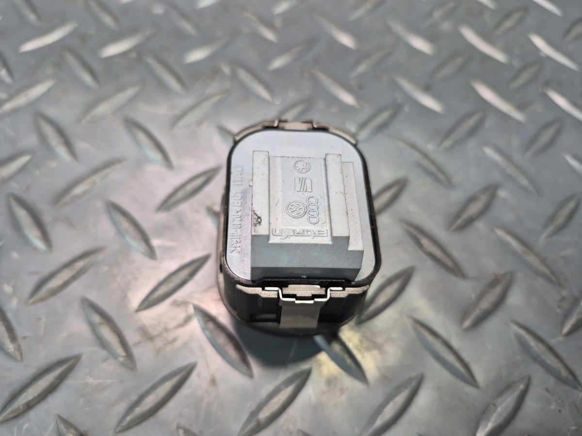 2003-2010 Porsche Cayenne 957 Side View Heated Mirror Control Switch
