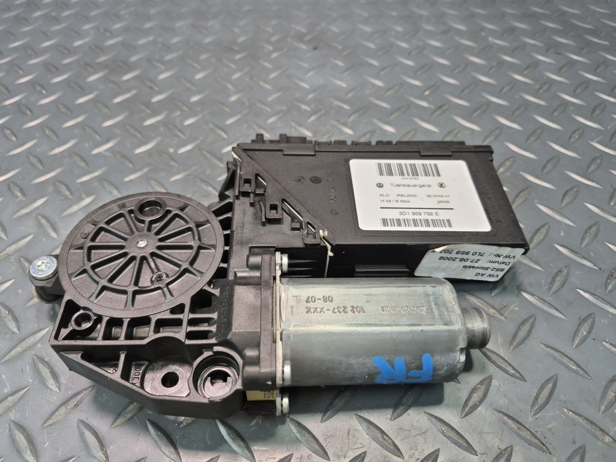 2003-2010 Porsche Cayenne 957 Front Right Door Window Motor 3D1959792E