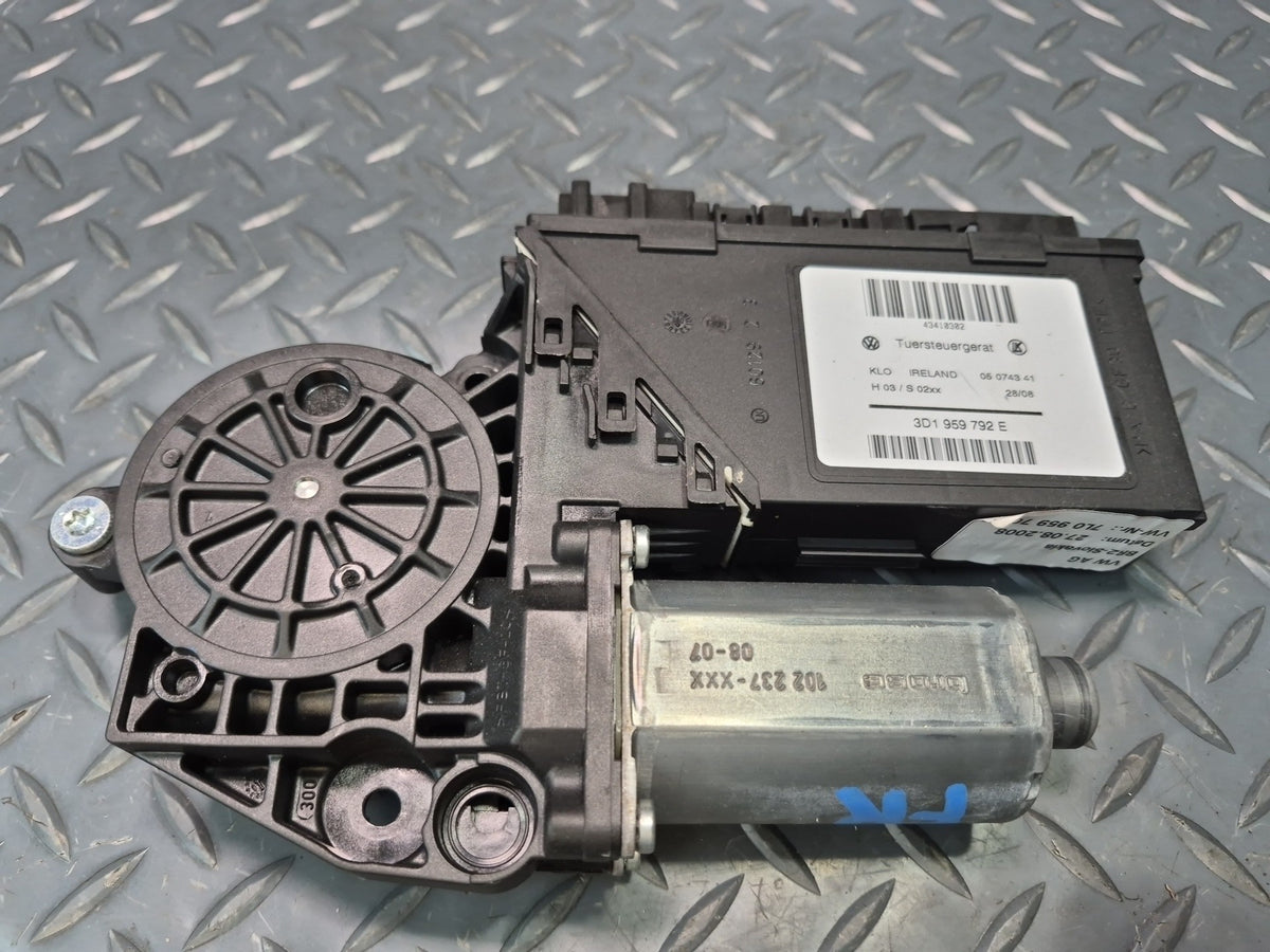 2003-2010 Porsche Cayenne 957 Front Right Door Window Motor 3D1959792E