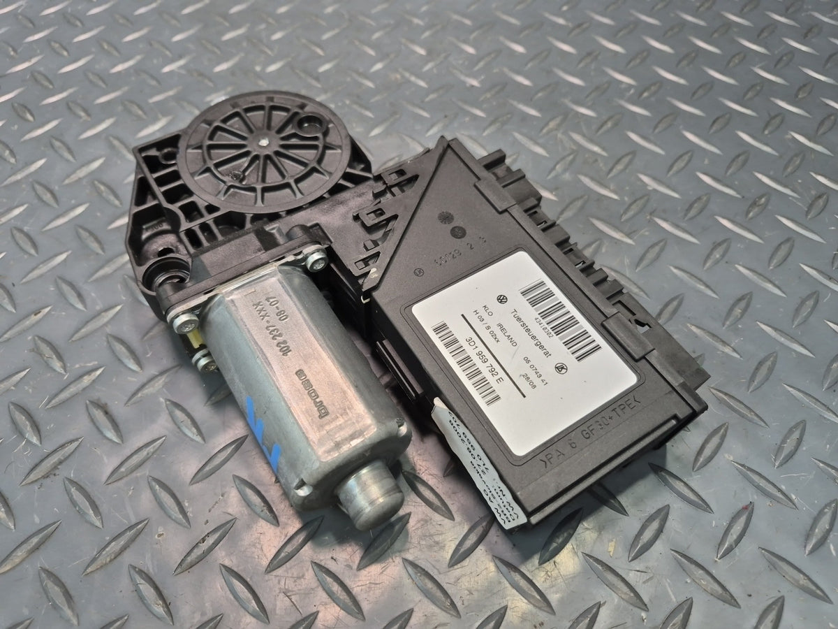 2003-2010 Porsche Cayenne 957 Front Right Door Window Motor 3D1959792E