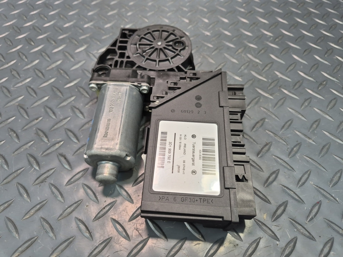 2003-2010 Porsche Cayenne 957 Front Right Door Window Motor 3D1959792E