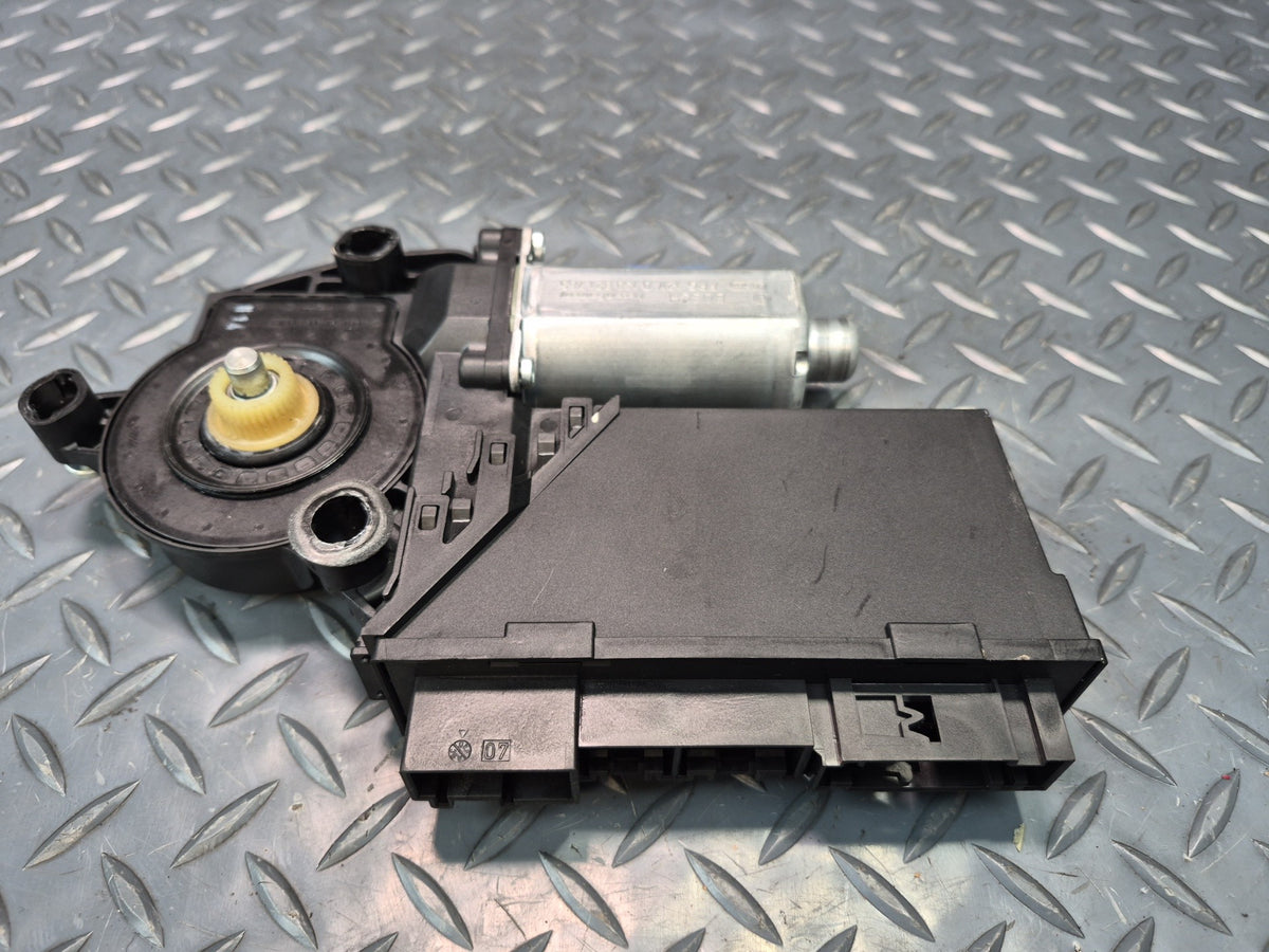 2003-2010 Porsche Cayenne 957 Front Right Door Window Motor 3D1959792E