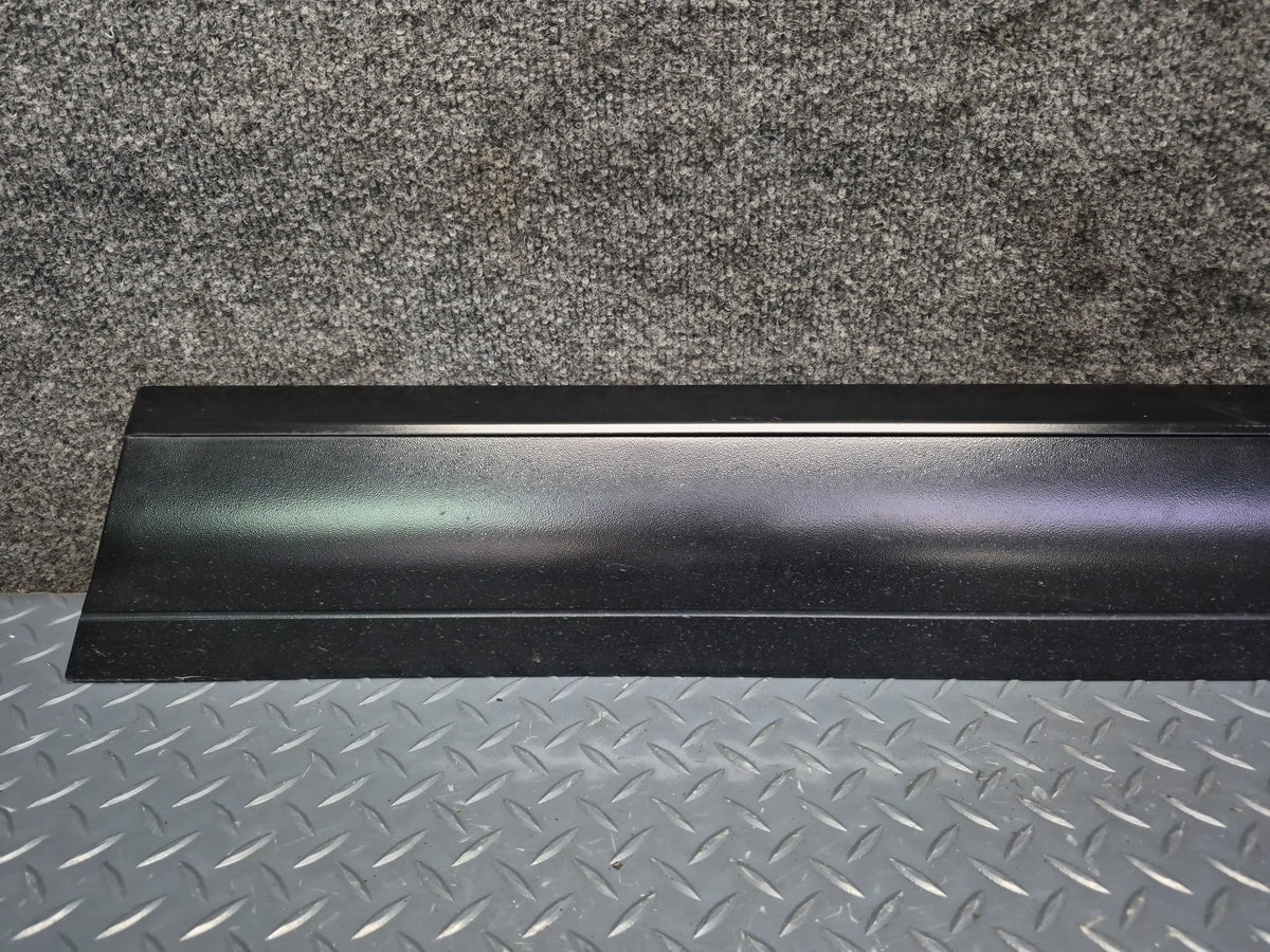 2008-2010 Porsche Cayenne 957 Front Right Door Lower Trim Molding 7L5839788