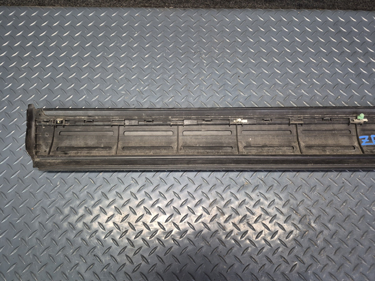 2008-2010 Porsche Cayenne 957 Front Right Door Lower Trim Molding 7L5839788