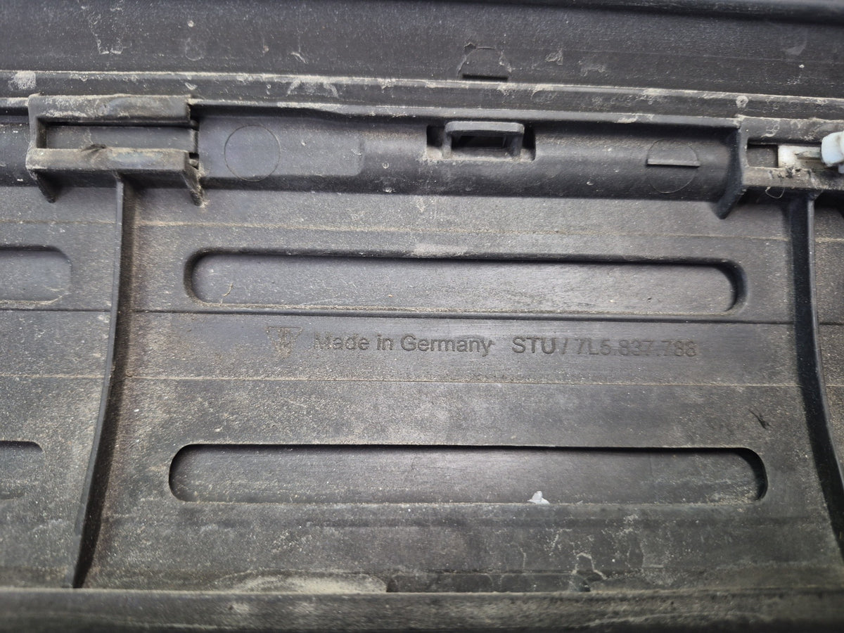 2008-2010 Porsche Cayenne 957 Front Right Door Lower Trim Molding 7L5839788