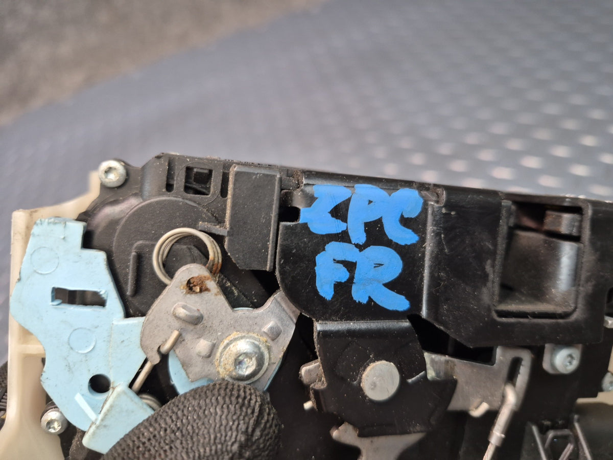 2003-2010 Porsche Cayenne 957 Front Right Door Lock Latch Actuator