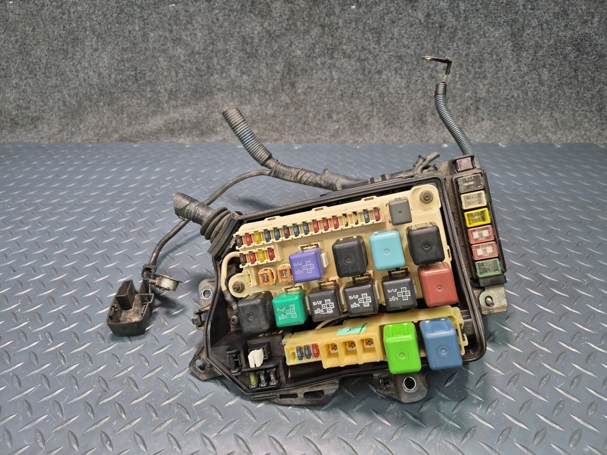 98-00 Lexus UCF20L LS400 Engine Bay Fuse Relay Box Module OEM