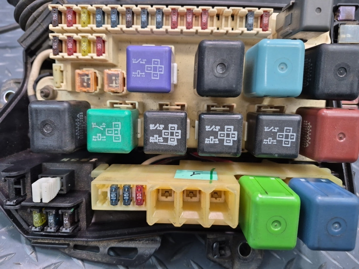 98-00 Lexus UCF20L LS400 Engine Bay Fuse Relay Box Module OEM