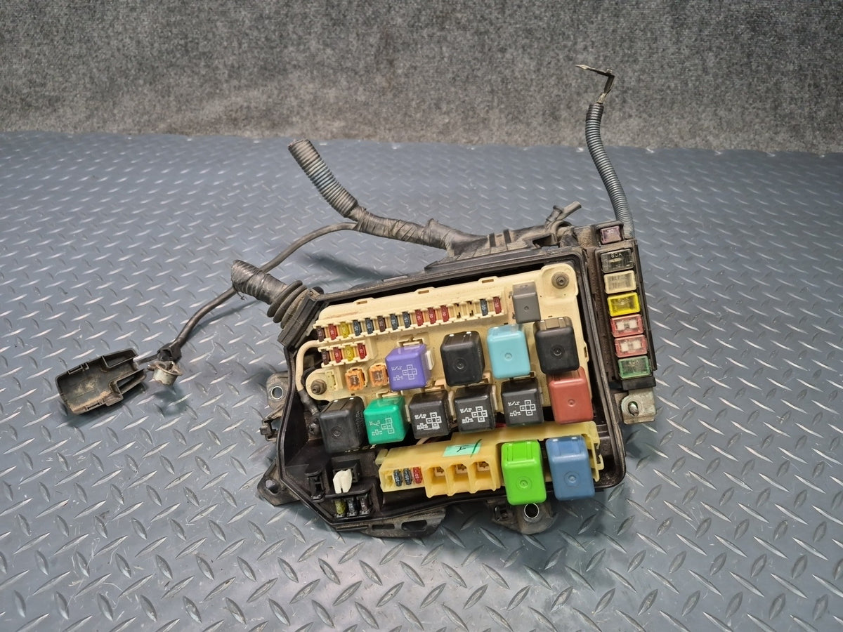 98-00 Lexus UCF20L LS400 Engine Bay Fuse Relay Box Module OEM