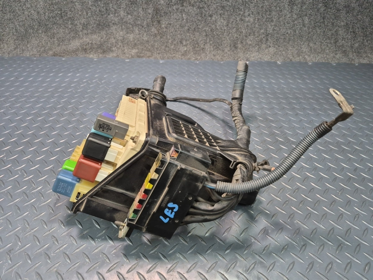 98-00 Lexus UCF20L LS400 Engine Bay Fuse Relay Box Module OEM