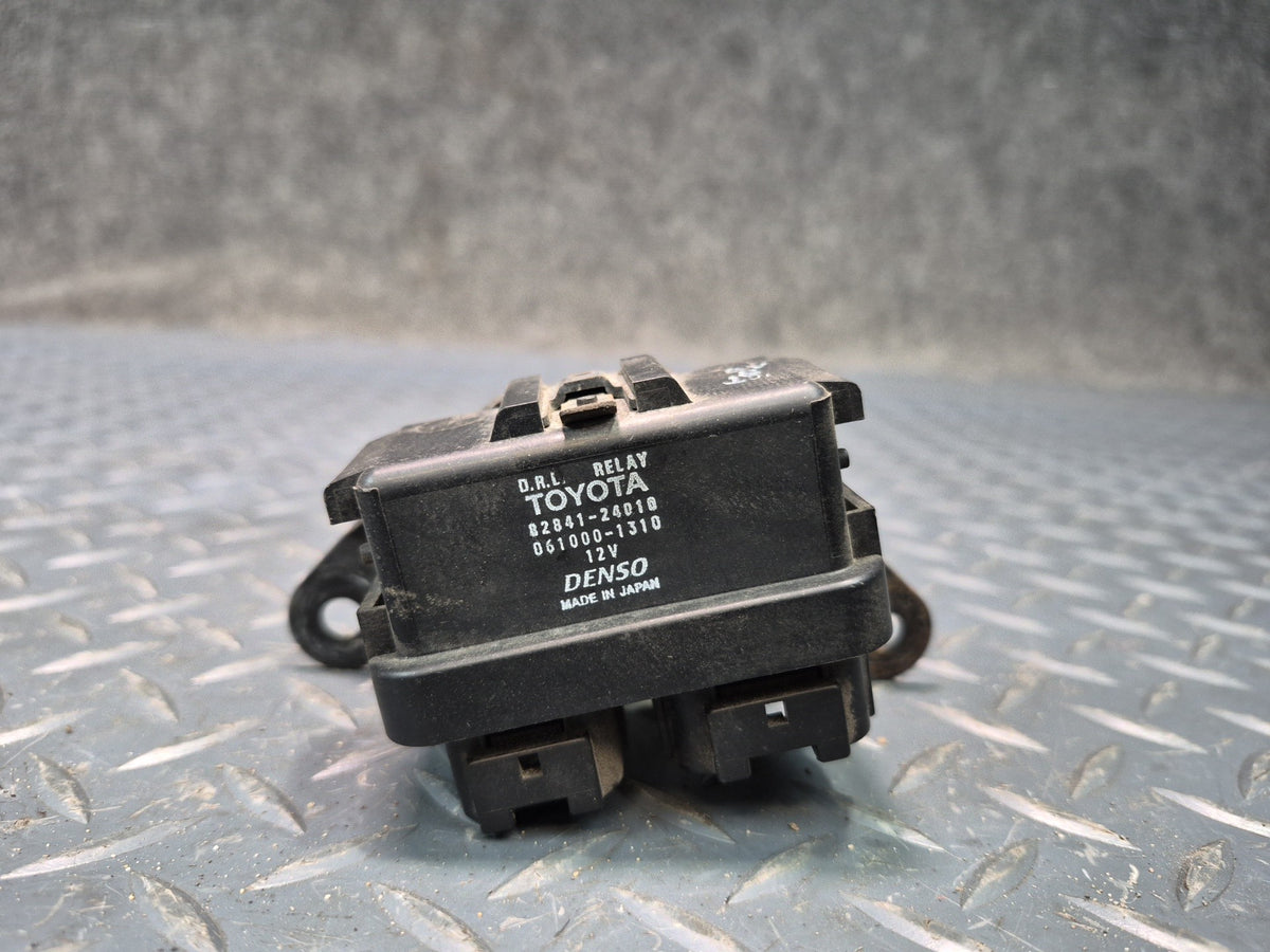 98-00 Lexus UCF20L LS400 Daytime Running Light Relay 82841-24010 OEM