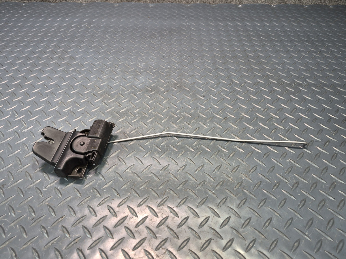 98-00 Lexus UCF20L LS400 Rear Trunk Lid Lock Latch Actuator OEM