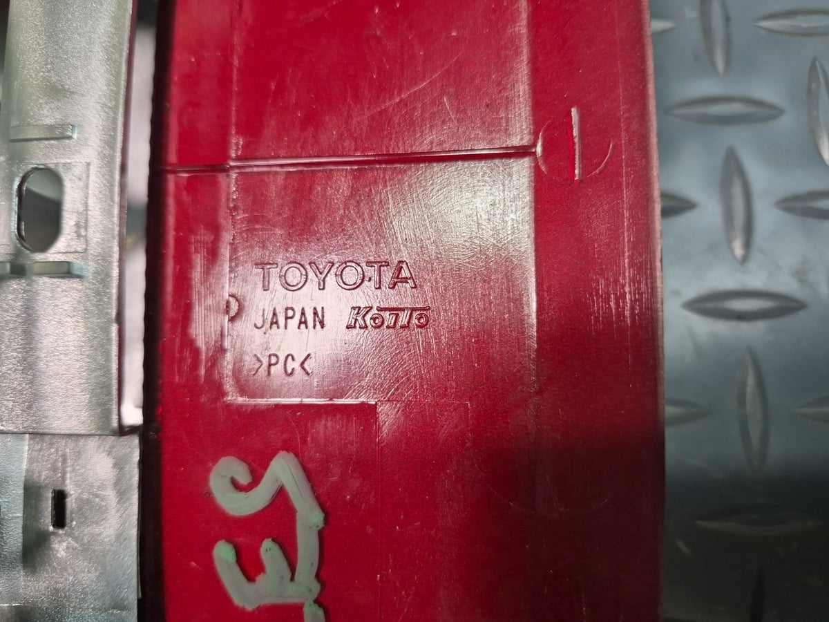 95-00 Lexus UCF20L LS400 Rear Third 3RD Brake Light Lamp Ivory OEM