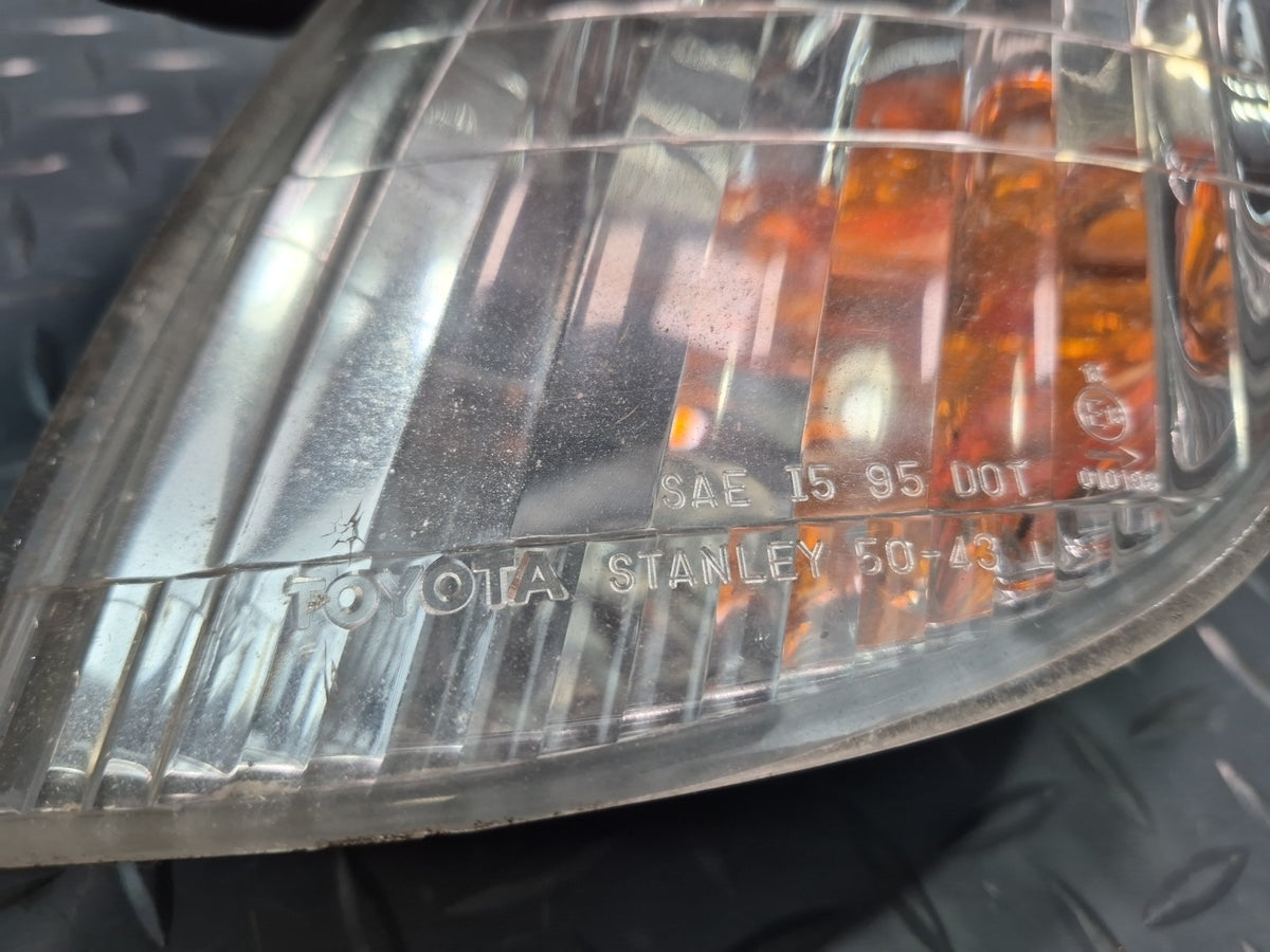 98-00 Lexus UCF20L LS400 Front Left & Right Side Turn Signal Light Lamp Set Dmgd