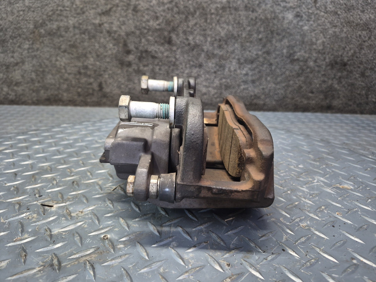 05-13 Chevrolet Corvette C6 Base Set of 2 Front Left & Right Brake Caliper OEM