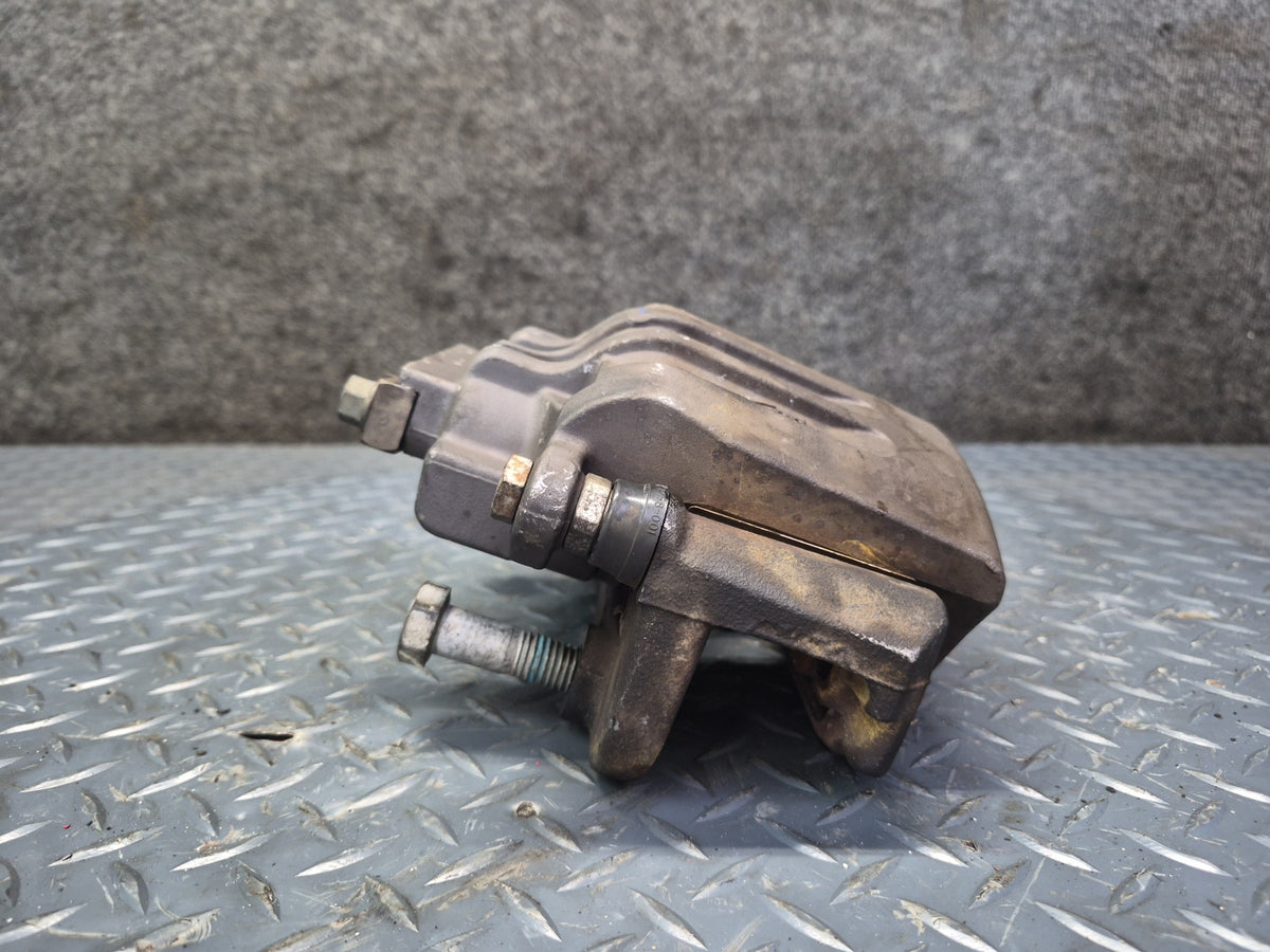 05-13 Chevrolet Corvette C6 Base Set of 2 Front Left & Right Brake Caliper OEM