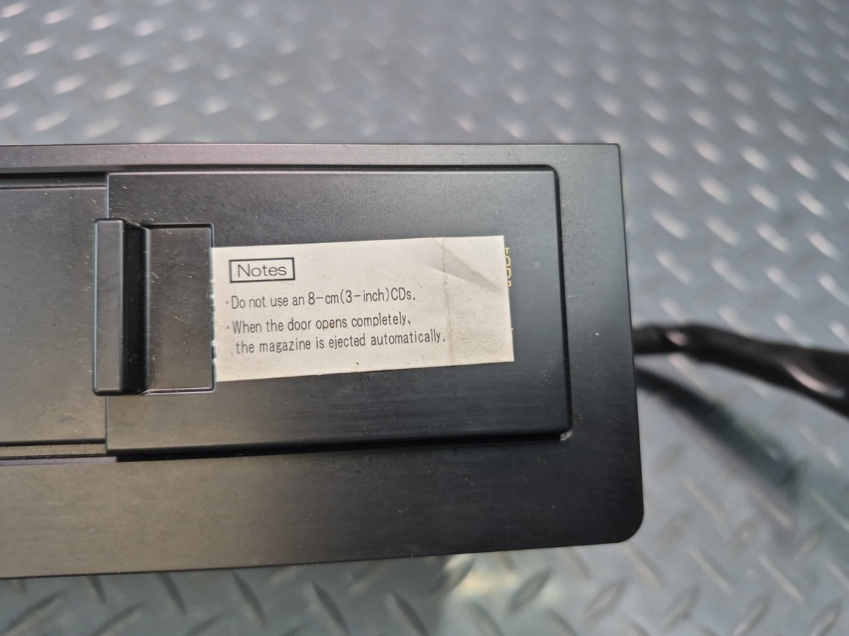 2003-2006 Lexus UZJ120L GX470 CD Changer Player w Magazine 86270-60070