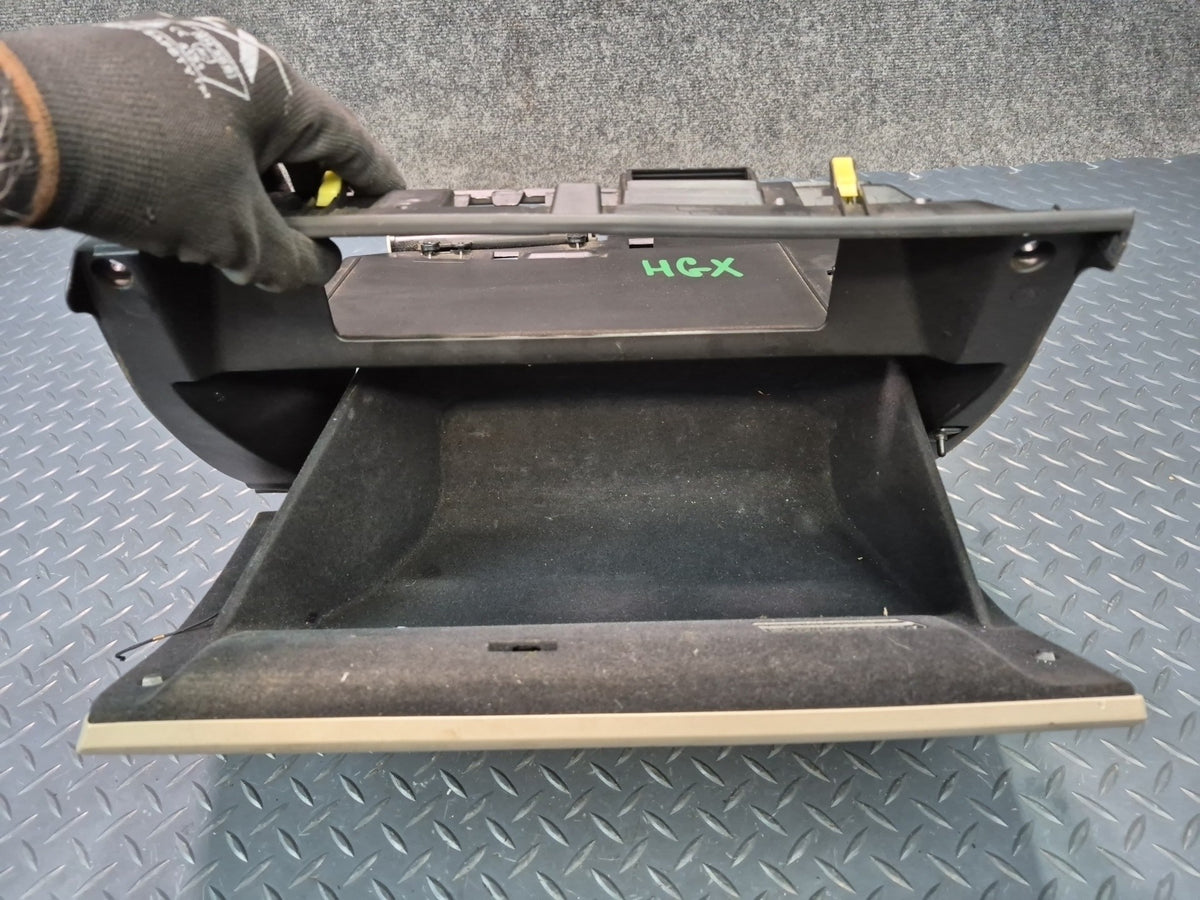 2003-2009 Lexus UZJ120L GX470 Glove Box Storage Compartment Assembly Damaged