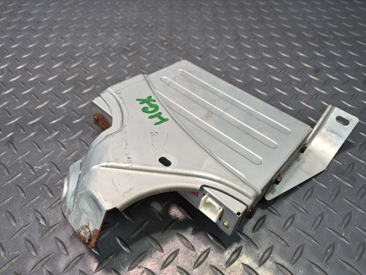 2003-2005 Lexus UZJ120L GX470 Multi Display Control Unit 86104-45010