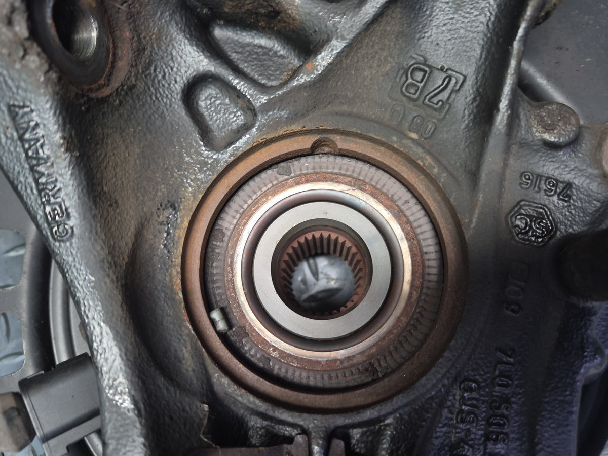 2003-2010 Porsche Cayenne 957 AWD Rear Right Spindle Knuckle Wheel Hub Bearing