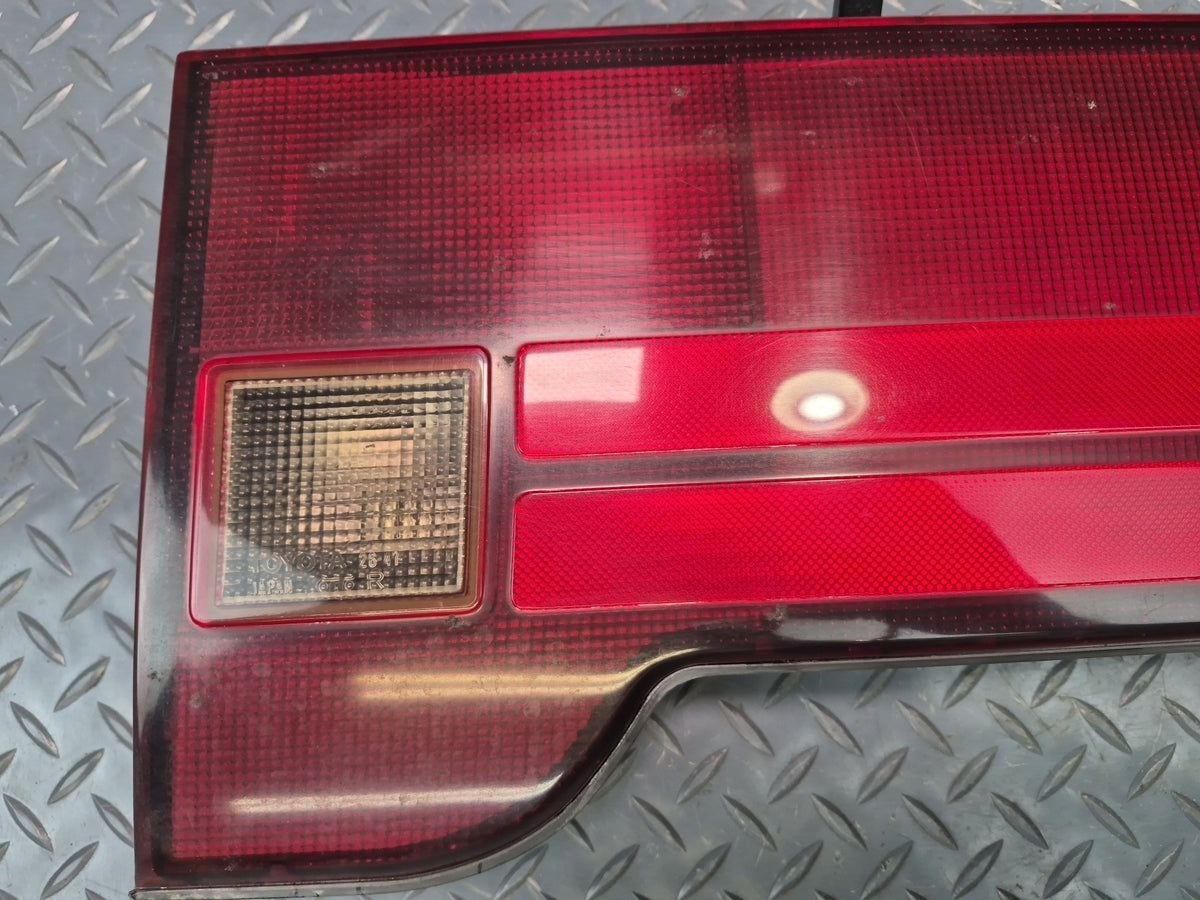 93-96 Toyota Hiace KZH106W Rear Left & Right Inner Tail Light Lamp Set Damaged