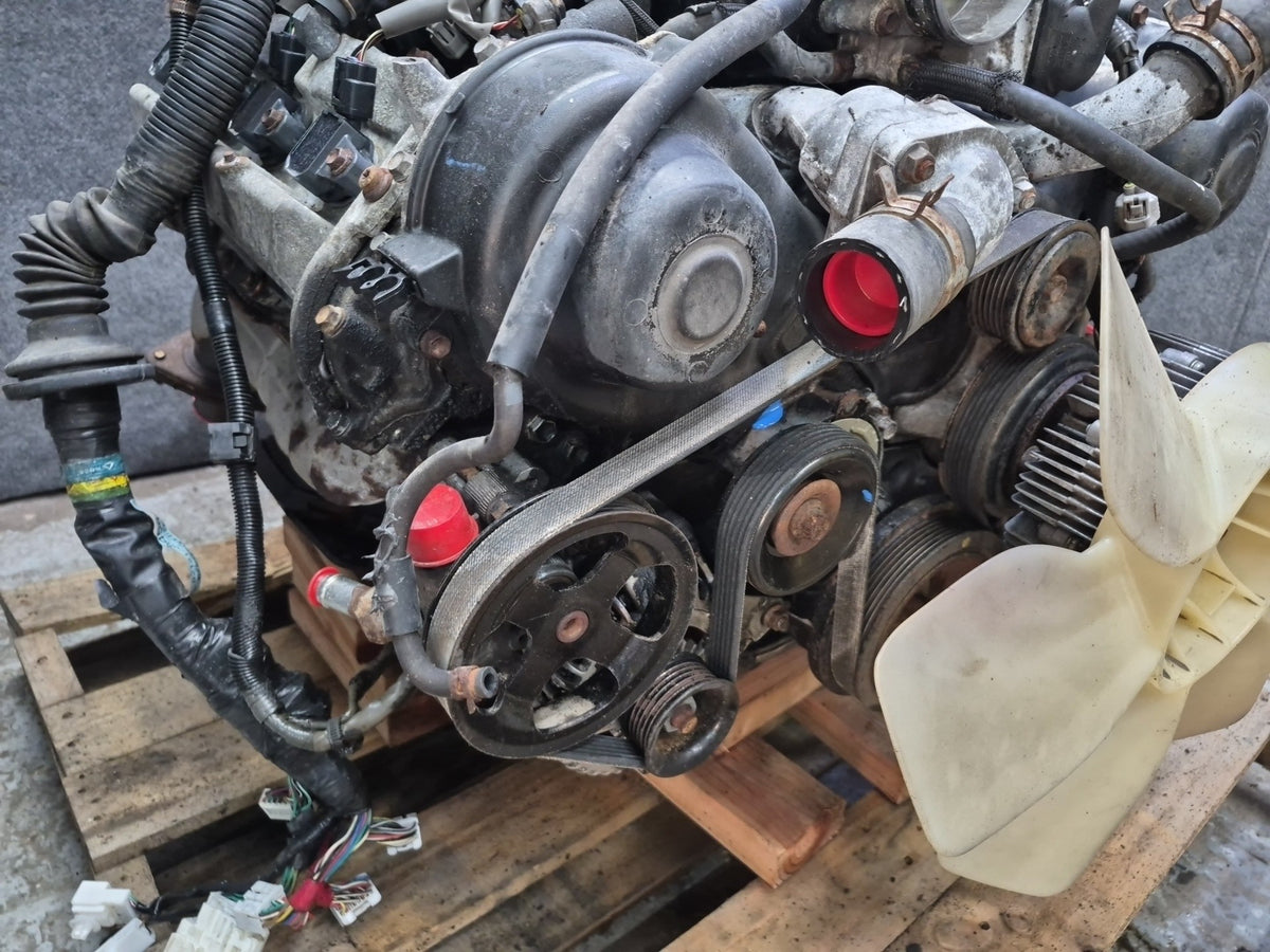 2006-2007 Lexus UZJ100L LX470 4.7L V8 2UZFE Complete Engine VIN T 5th Digit