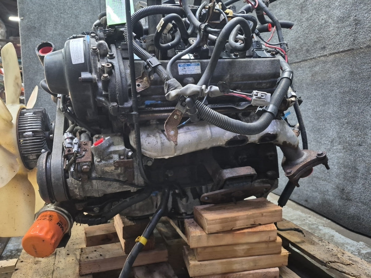 2006-2007 Lexus UZJ100L LX470 4.7L V8 2UZFE Complete Engine VIN T 5th Digit