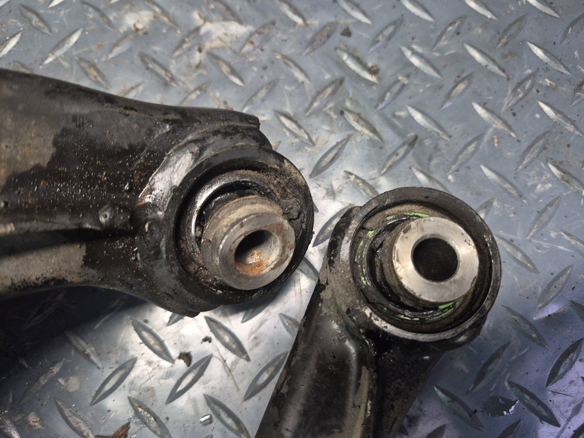 1994-1997 BMW E31 840Ci Rear Right Upper & Lower Control Arm Set of 5 Damaged