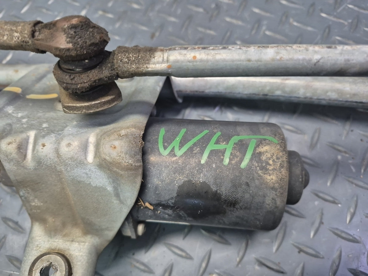 2008-2009 Hummer H2 Front Windshield Wiper Transmission Linkage W/ Motor