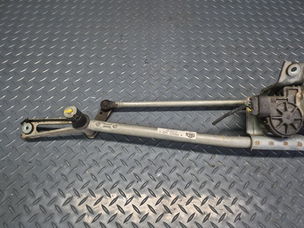 2008-2009 Hummer H2 Front Windshield Wiper Transmission Linkage W/ Motor