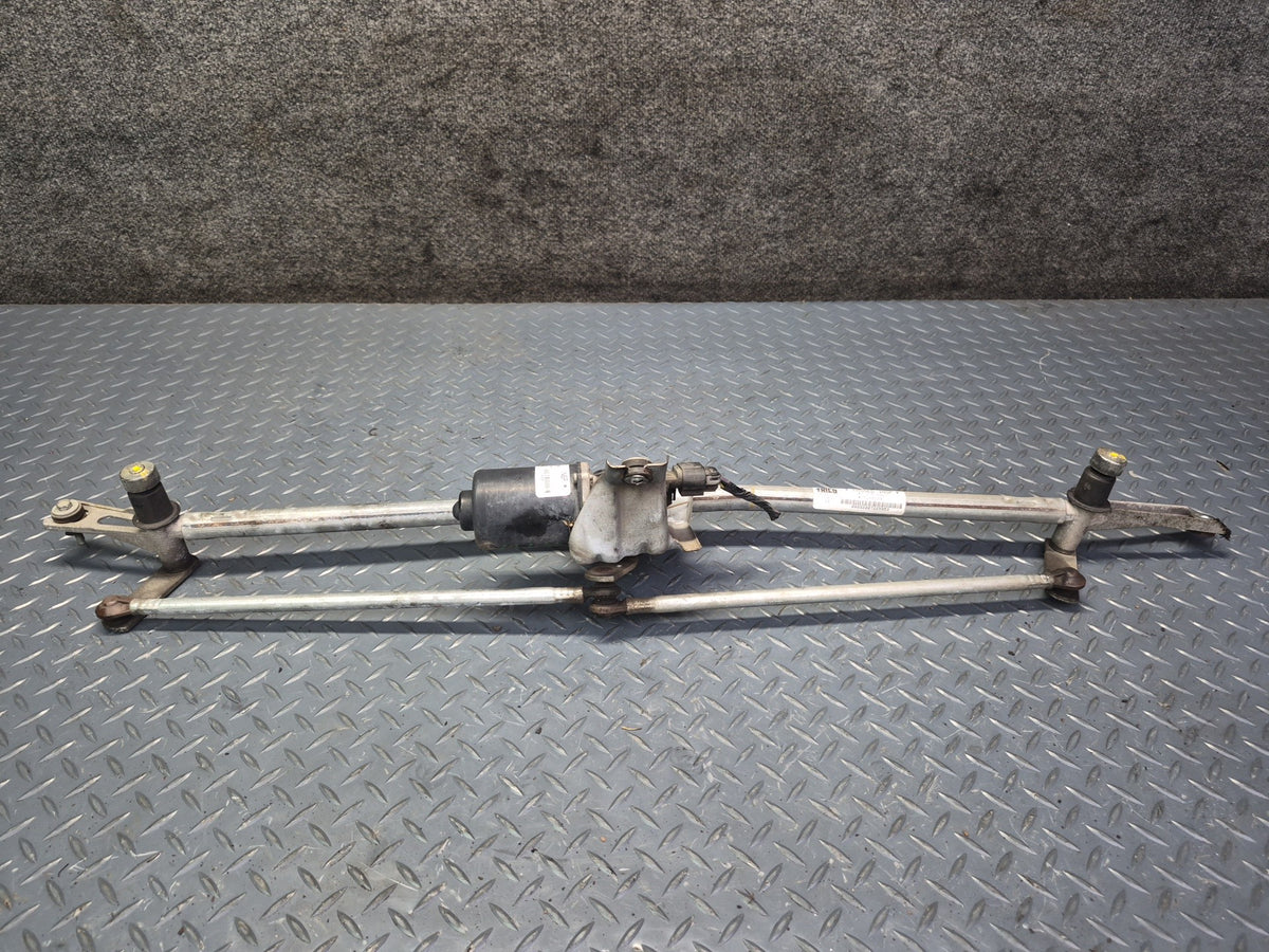 2008-2009 Hummer H2 Front Windshield Wiper Transmission Linkage W/ Motor