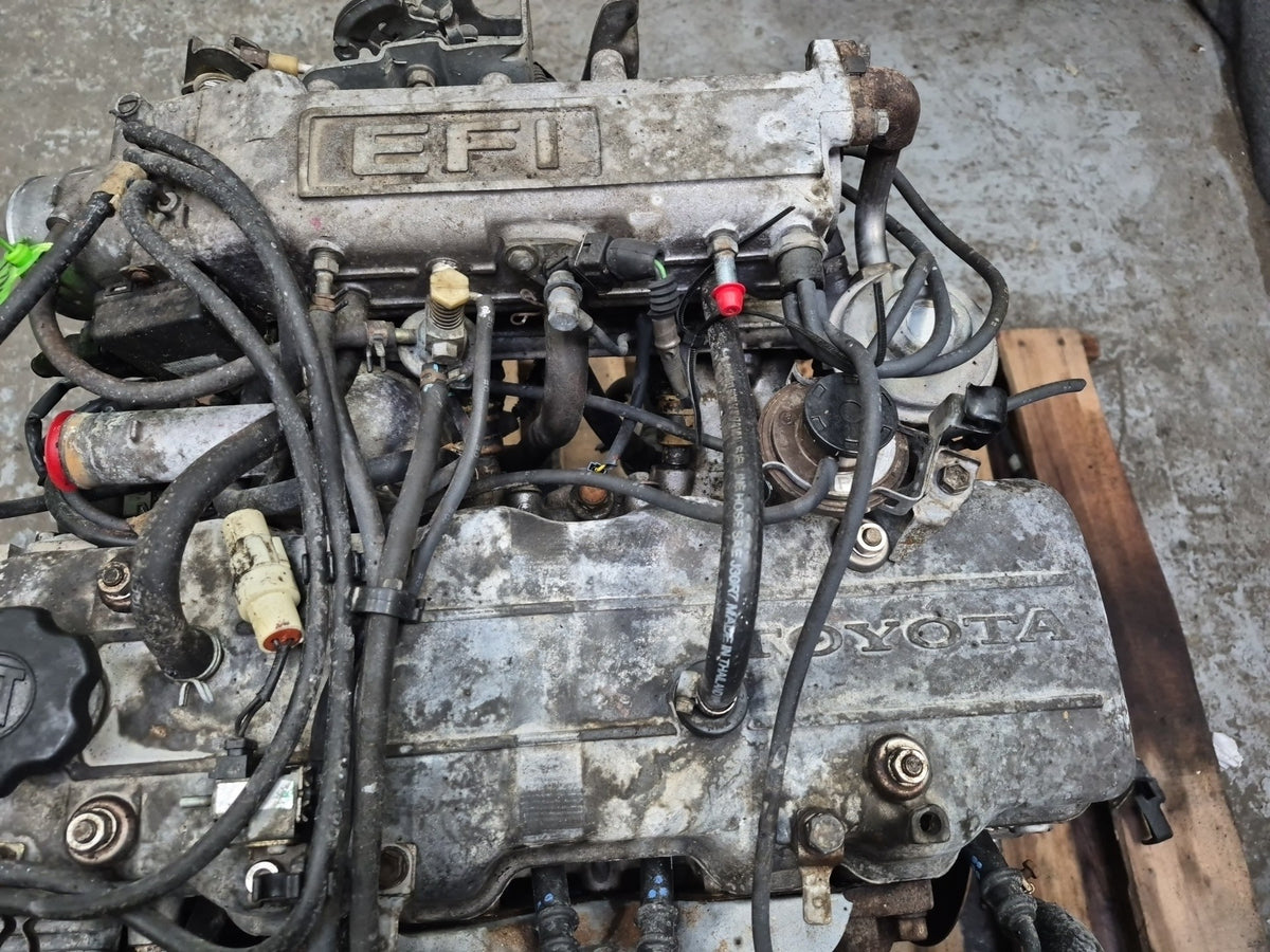 1983 Toyota Celica RA65 2.4L 22R-EC VIN R 4TH Digit Complete Engine Motor 177k