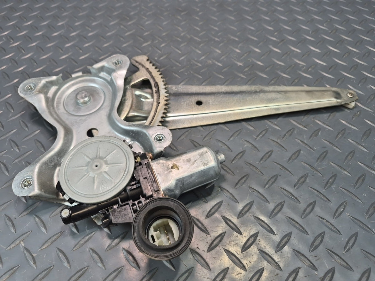 2003-2009 Lexus UZJ120L GX470 Rear Right Door Window Regulator w Motor