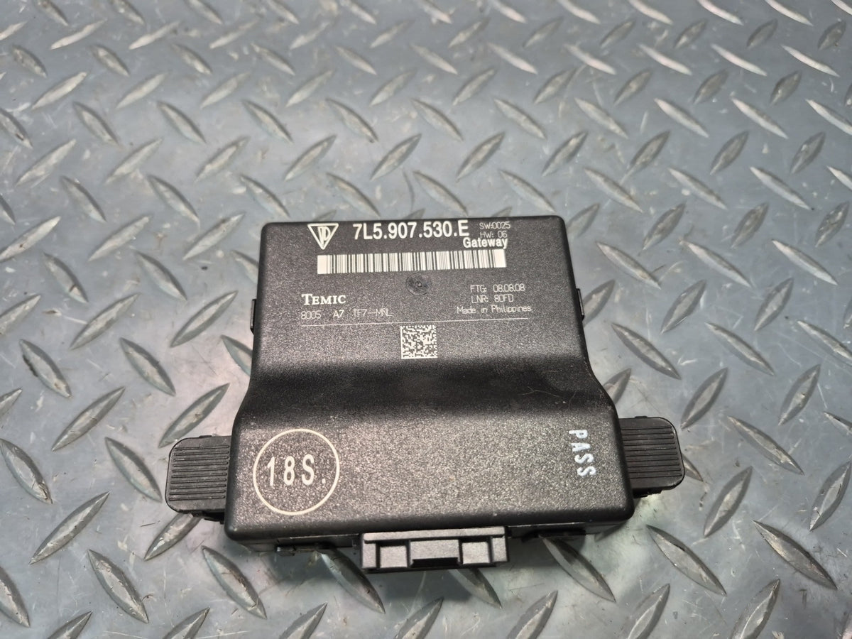 2008-2010 Porsche Cayenne 957 Central Gateway Computer Control Module 7L5907530E