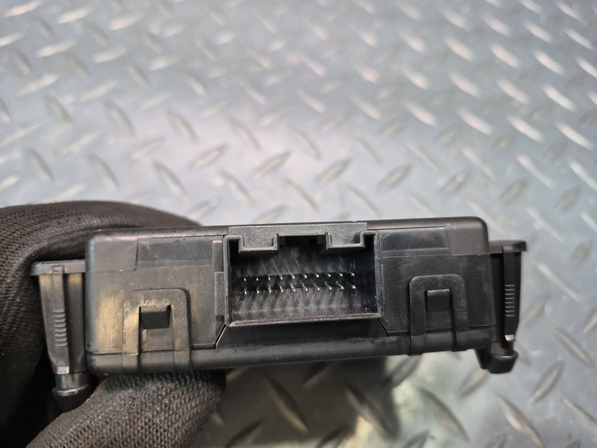 2008-2010 Porsche Cayenne 957 Central Gateway Computer Control Module 7L5907530E