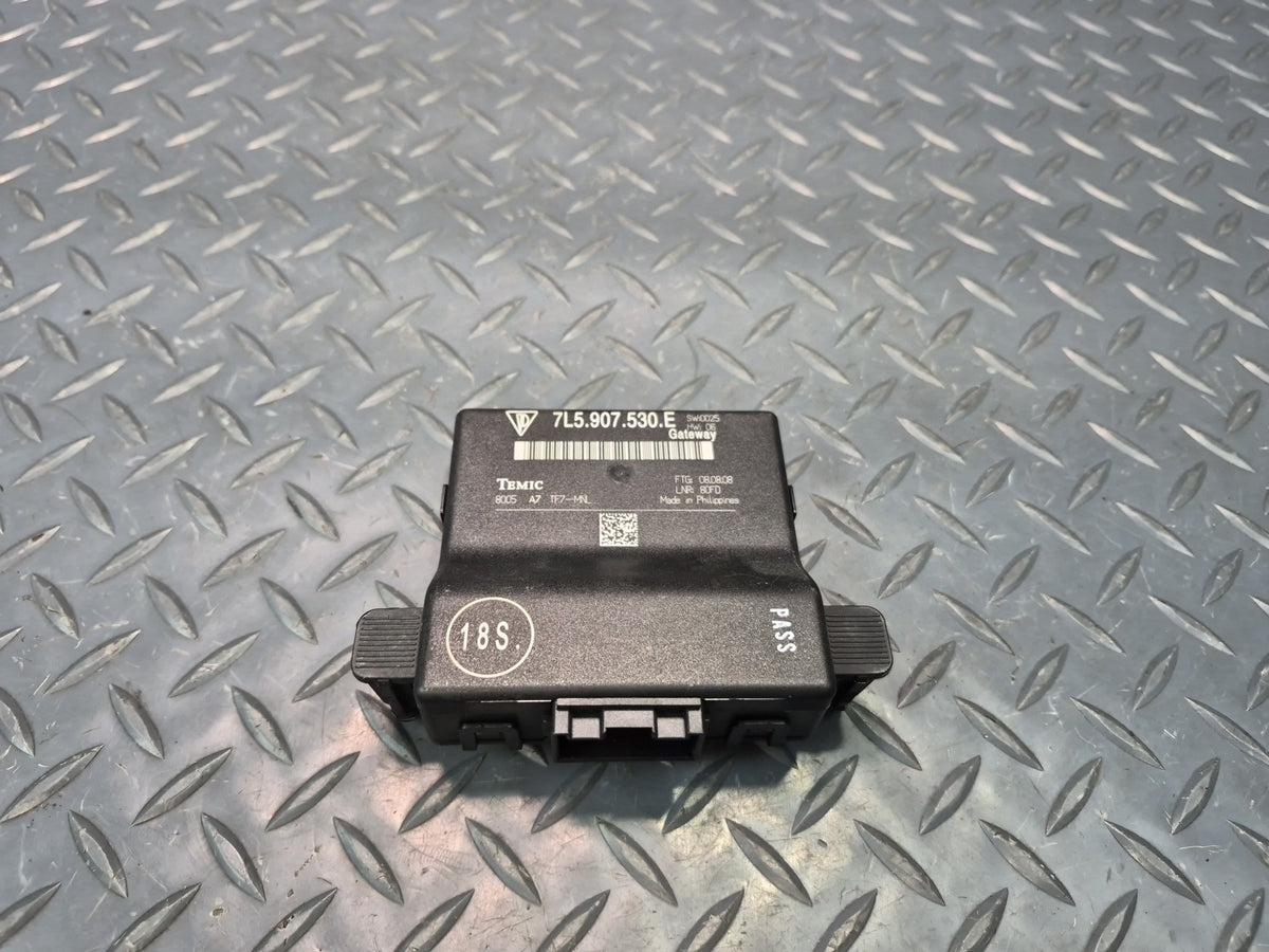 2008-2010 Porsche Cayenne 957 Central Gateway Computer Control Module 7L5907530E