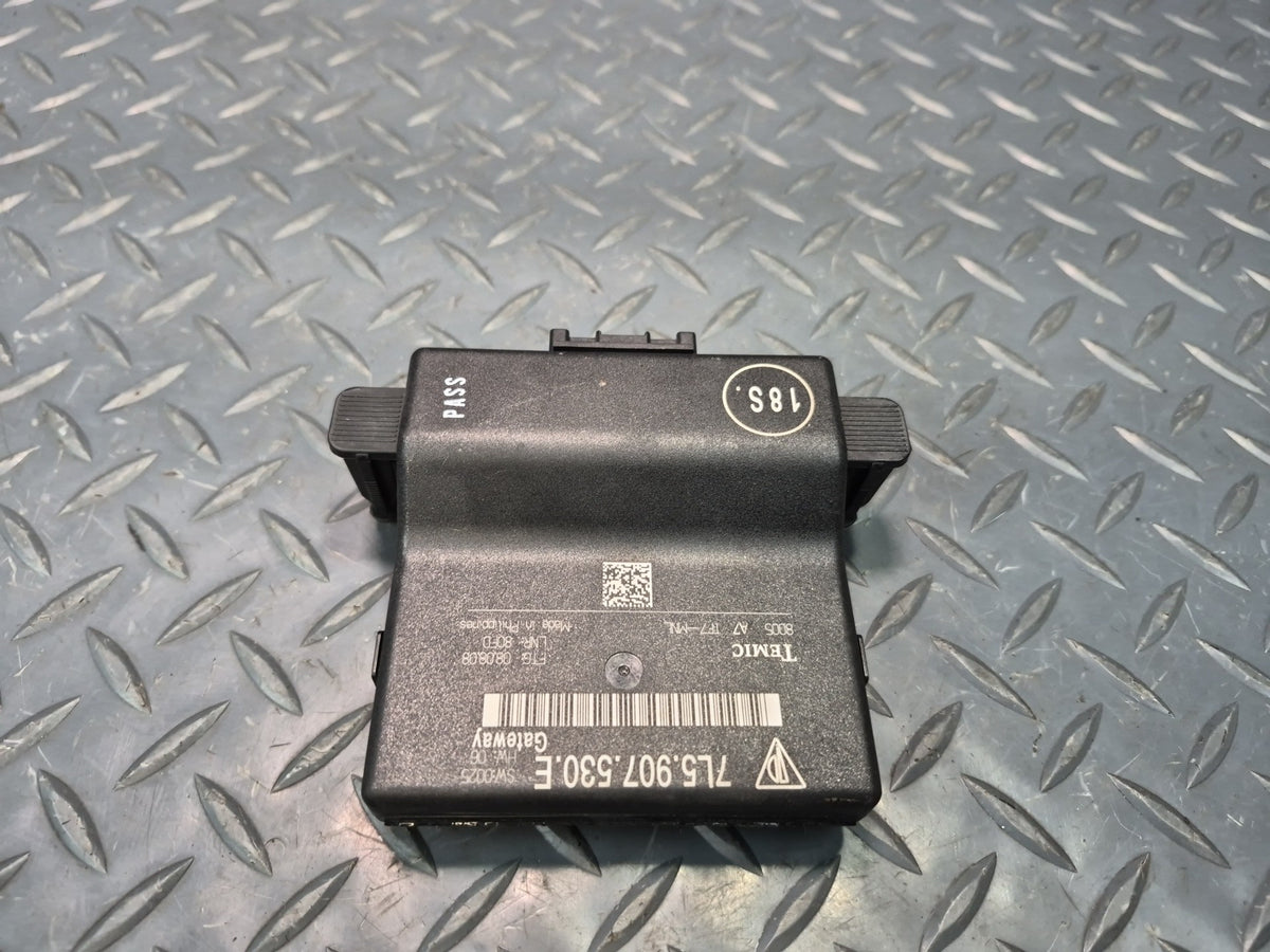 2008-2010 Porsche Cayenne 957 Central Gateway Computer Control Module 7L5907530E
