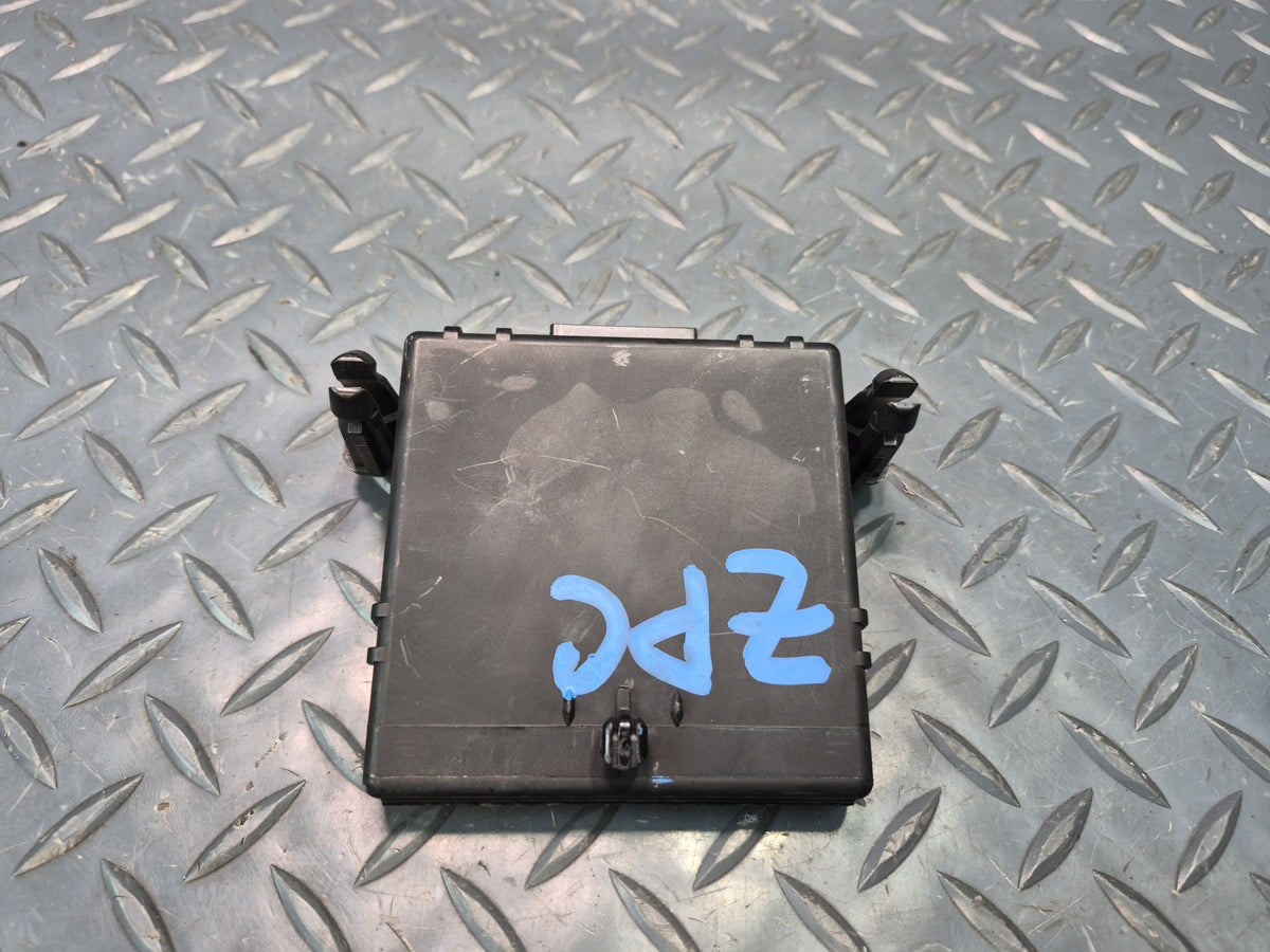 2008-2010 Porsche Cayenne 957 Central Gateway Computer Control Module 7L5907530E