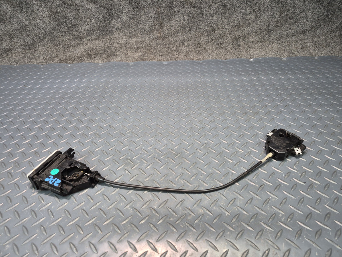 2003-2010 Porsche Cayenne 957 Glove Box Handle Lock Latch Actuator 7L5857147B