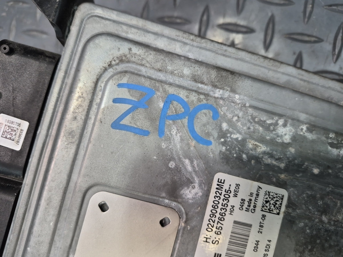 2008-2010 Porsche Cayenne 957 4.8L M48.51 Turbo Engine ECU ECM Control Module
