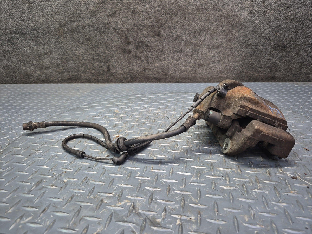 03-05 BMW E85 Z4 RWD Set of 2 Front Left & Right Brake Caliper 101K Miles OEM