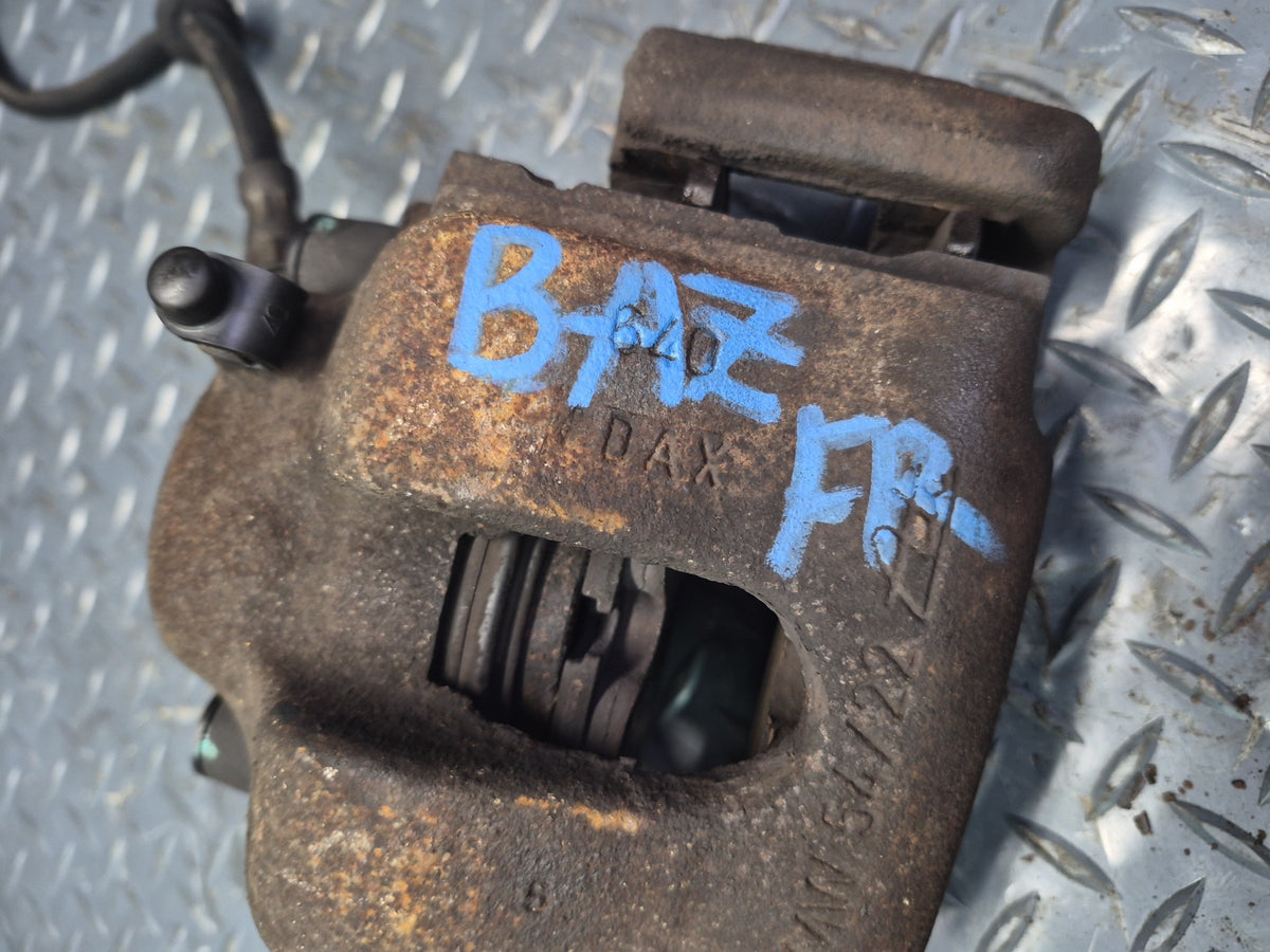03-05 BMW E85 Z4 RWD Set of 2 Front Left & Right Brake Caliper 101K Miles OEM