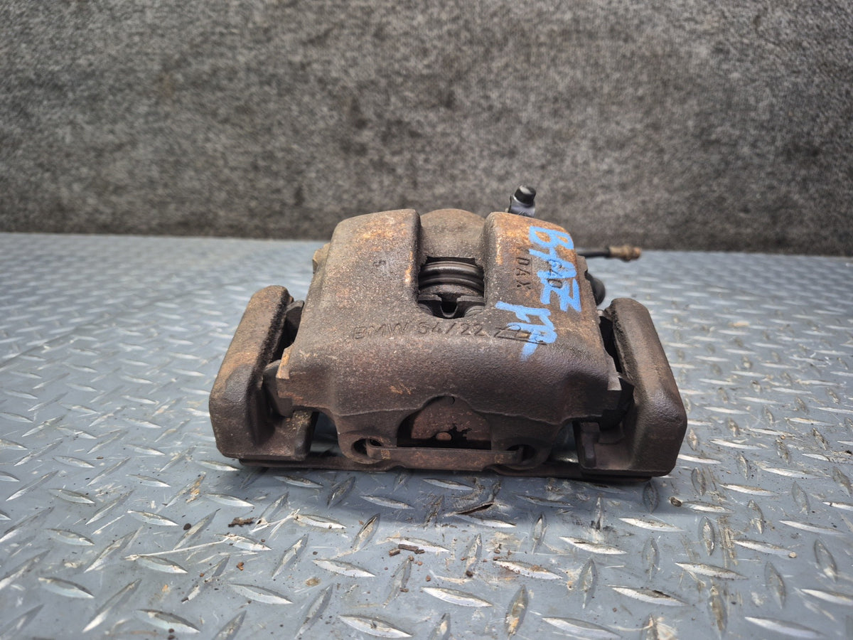 03-05 BMW E85 Z4 RWD Set of 2 Front Left & Right Brake Caliper 101K Miles OEM