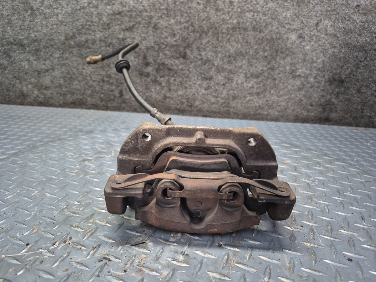 03-05 BMW E85 Z4 RWD Set of 2 Front Left & Right Brake Caliper 101K Miles OEM